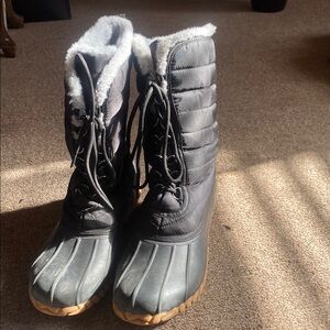 Women's Black Winter Boots